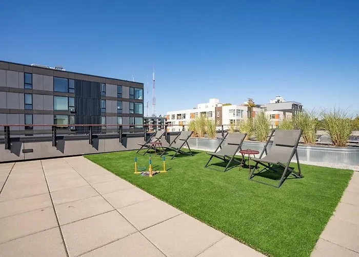 Seattle Lux 1 Bd Apartment- Rooftop, Wifi, Pet Friendly
