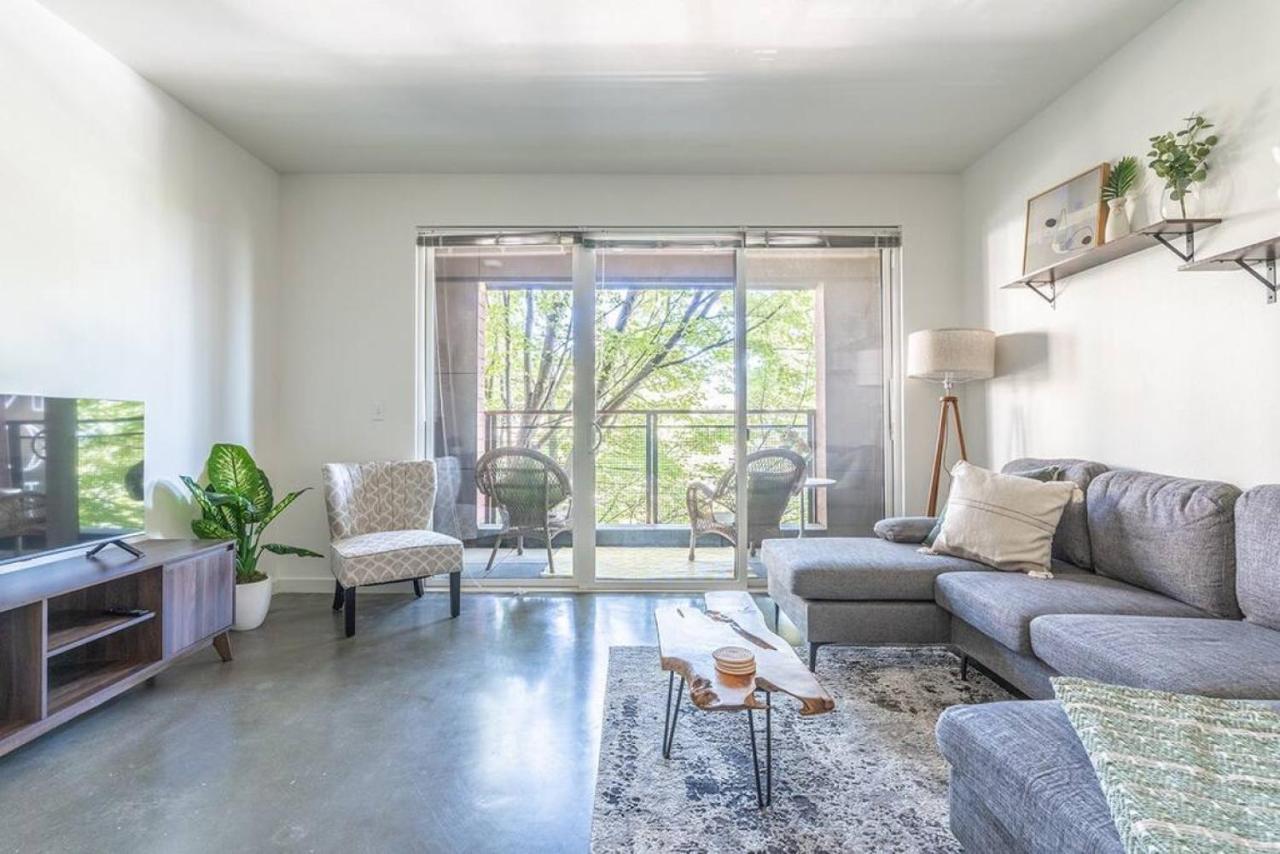 Lux 1 Bd Apartment- Rooftop, Wifi, Pet Friendly * Seattle